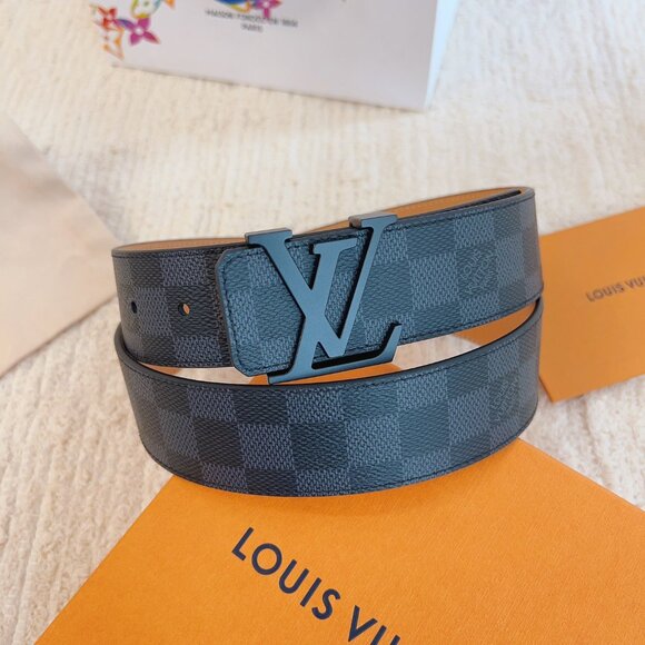 Louis Vuitton Monogram Eclipse Reversible Initiales Belt - Picture 1 of 5